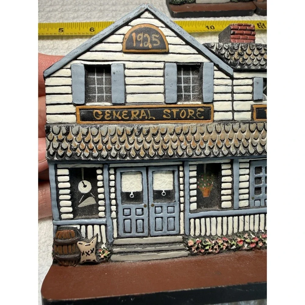 VTG Marlene Whiting Brandywine Village Houses 3D Resin YorktownVa Shelf Sitters